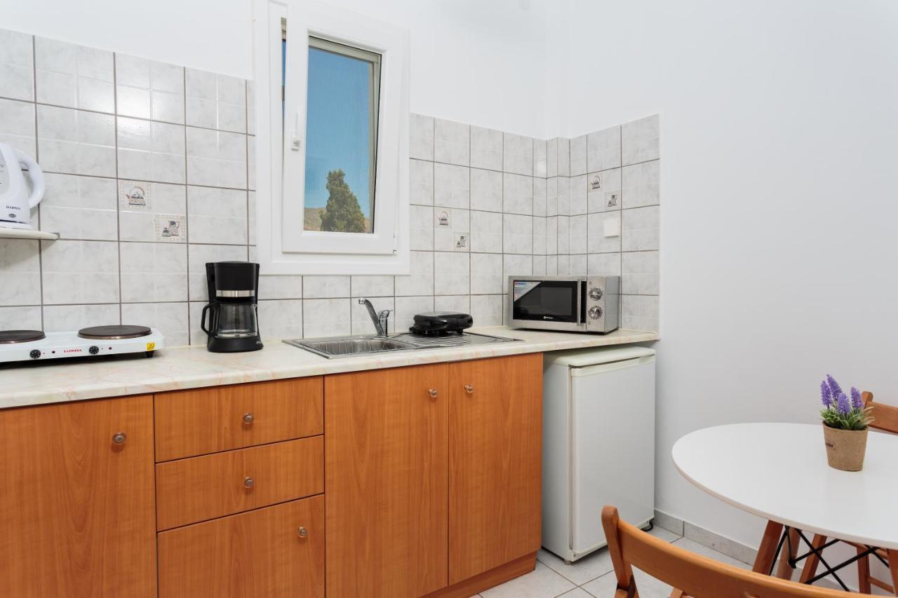 Tzane Studios & Apartments - Steps Away From Golden Beach Chrisi Akti  Exterior photo