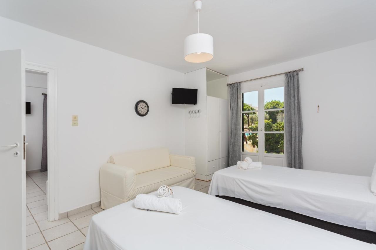 Tzane Studios & Apartments - Steps Away From Golden Beach Chrisi Akti  Exterior photo