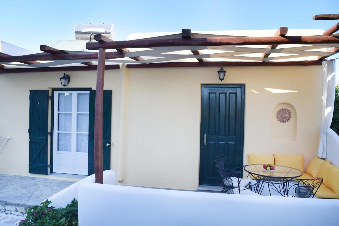Tzane Studios & Apartments - Steps Away From Golden Beach Chrisi Akti  Exterior photo