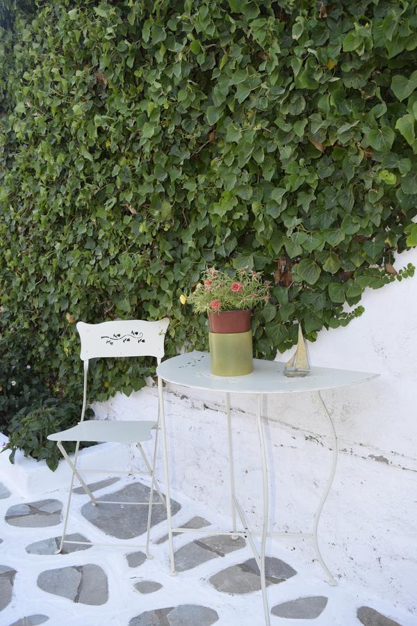 Tzane Studios & Apartments - Steps Away From Golden Beach Chrisi Akti  Exterior photo